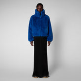 Veste réversible en fausse fourrure Jeon pour femmes en bleu baie - Collection FUREUR | Sauvez le canard