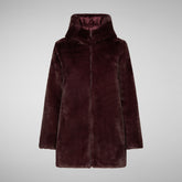 Manteau à capuche réversible en fausse fourrure Bridget pour femmes en bordeaux noir | Sauvez le canard