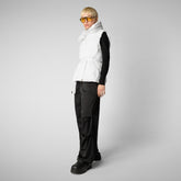 REN:GILET SAVE THE DUCK WOMAN en EDEL en blanc - Collection Blancs d'hiver | Sauvez le canard