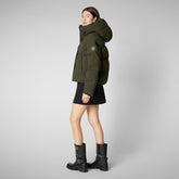 Woman's parka Calliope in land green - Arctic Woman | Save The Duck